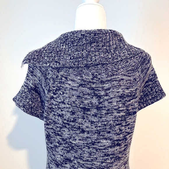 Elegant Black and Gray Women's Knit Sweater Dress - Picture 6 of 10